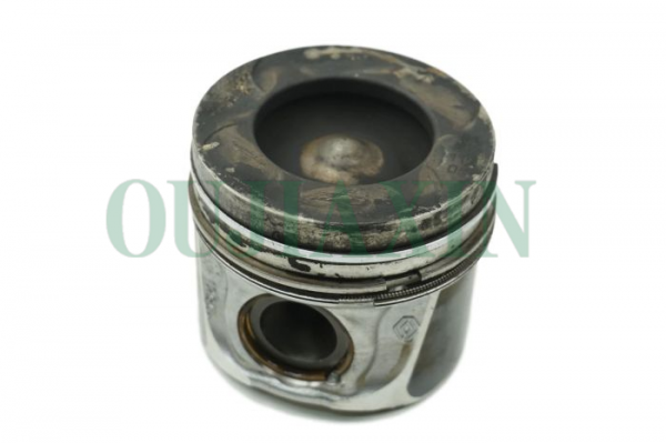 Renault M9R piston